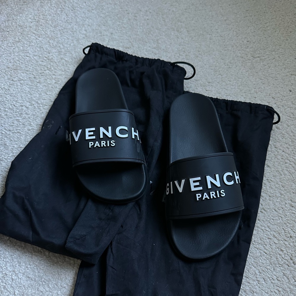 Givenchy Paris black slides